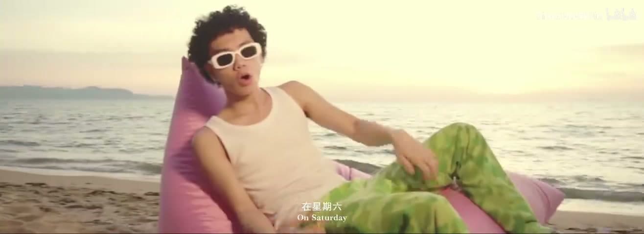 Rainbow YOUNG13DBABY《WOAHx3》 footage 3