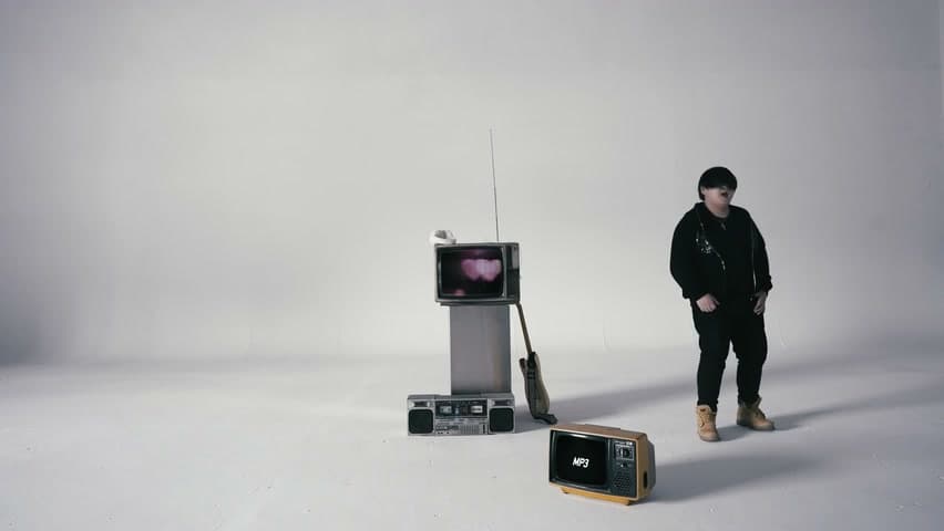 SkiOnDaRoad黄云龙《MP3 ft.罗言》 footage 4