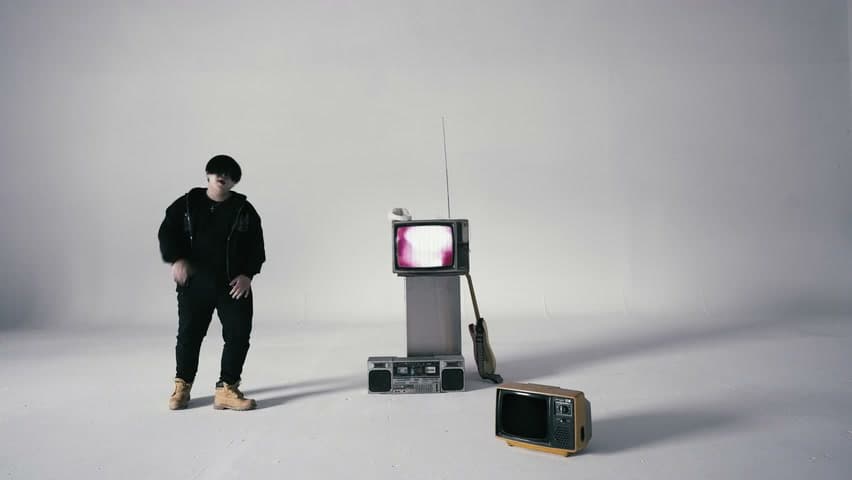 SkiOnDaRoad黄云龙《MP3 ft.罗言》 footage 5