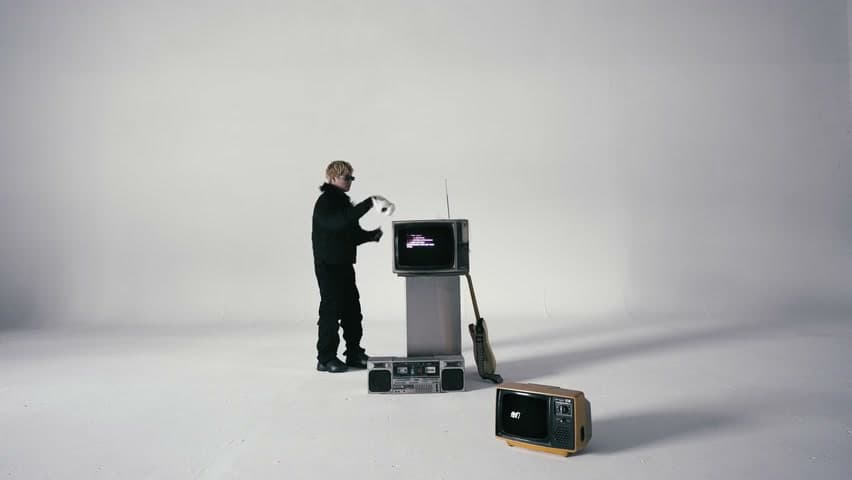 SkiOnDaRoad黄云龙《MP3 ft.罗言》 footage 16