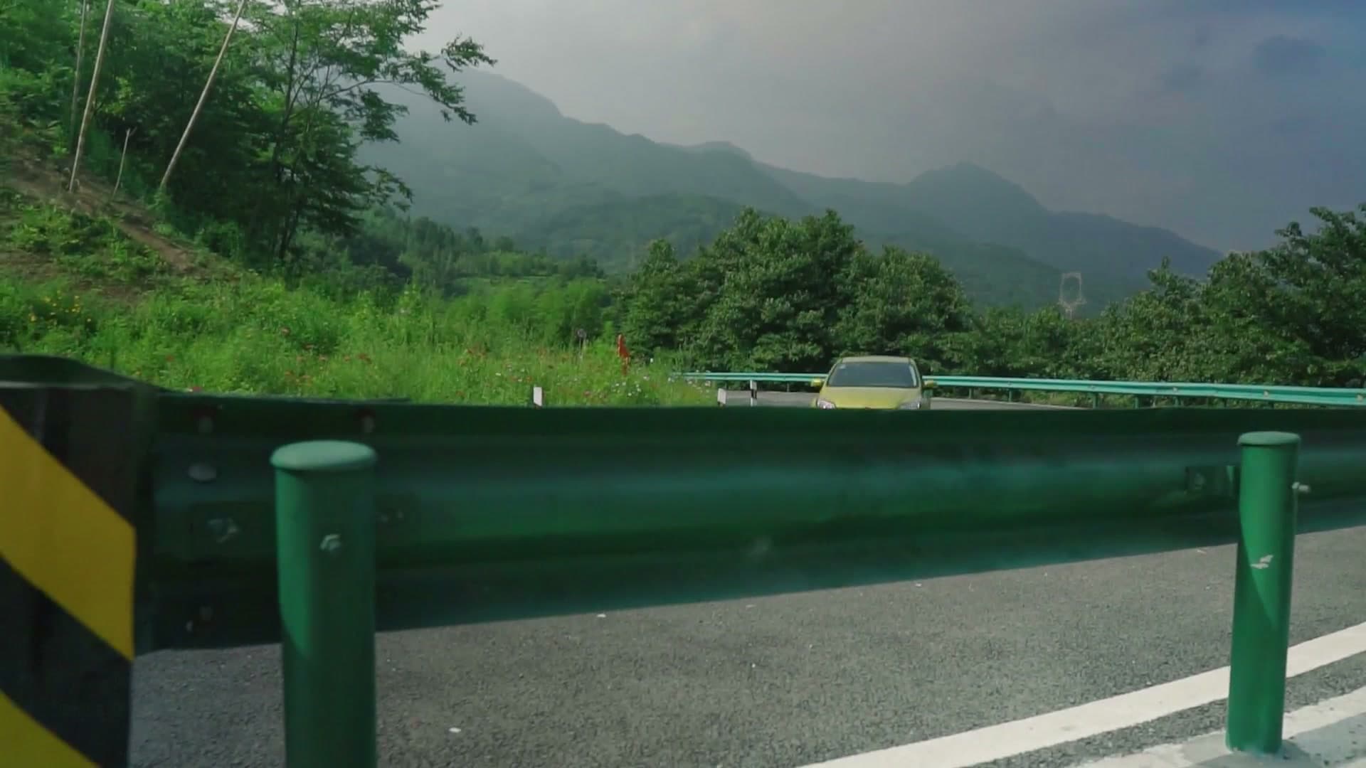 25岁无房无存款，只有一台10年的福克斯ST，但我每天开心得飞起！ footage 4