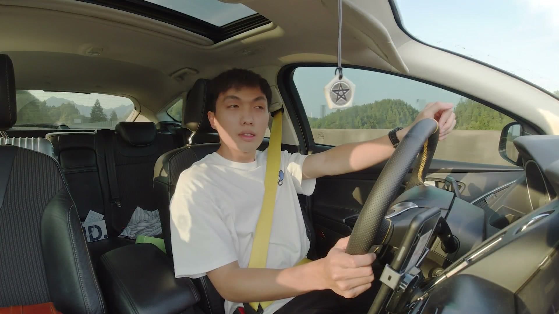 25岁无房无存款，只有一台10年的福克斯ST，但我每天开心得飞起！ footage 10