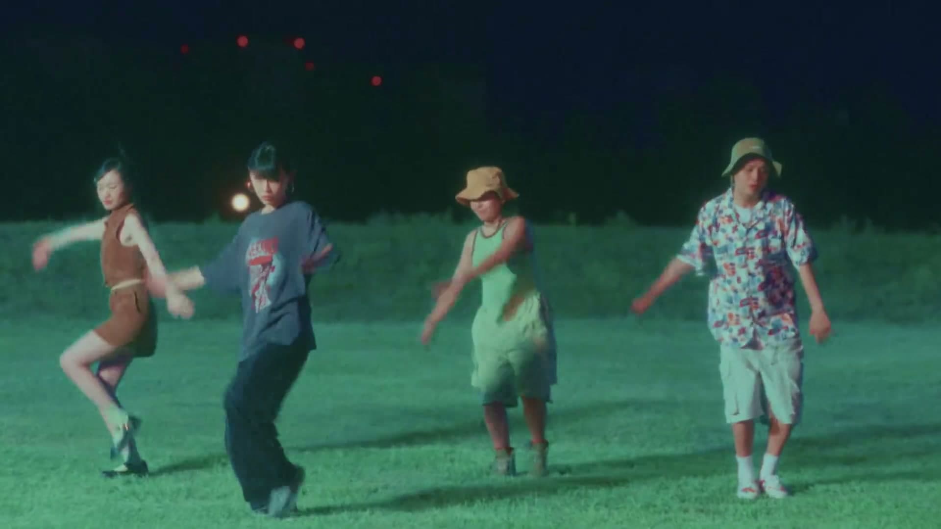 鱼翅Fin - 飞碟 - MV footage 26