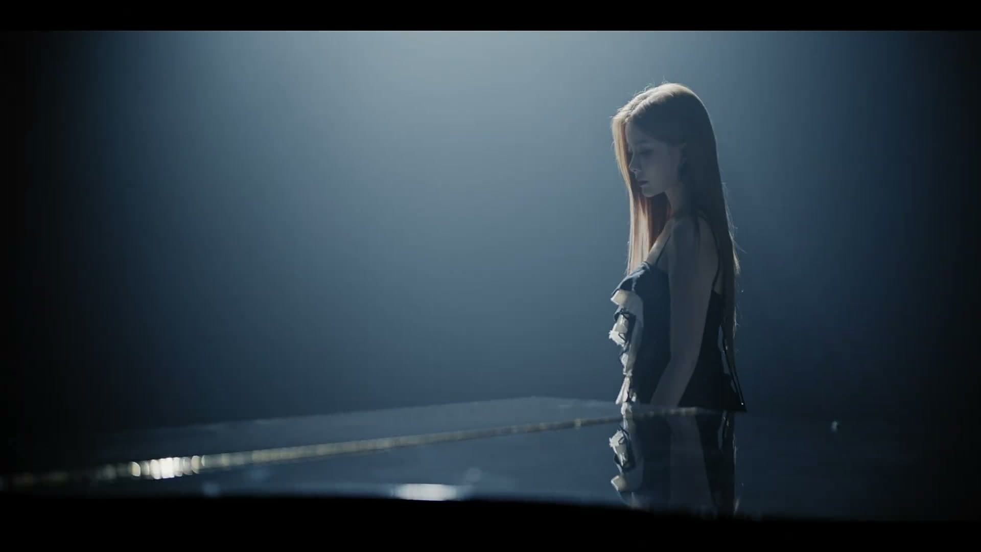 王赫野ft.陈卓璇《我们爱了这么多年》 footage 18